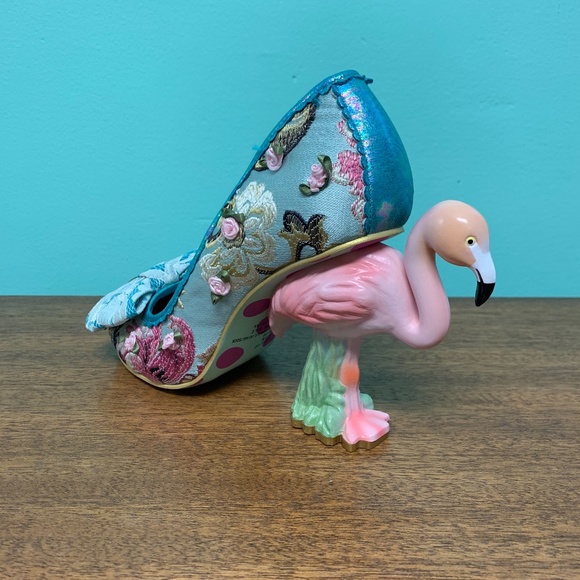 Blushing Bird - Picture 3 of 3